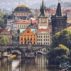Karlin Praag