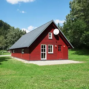 & - Base Camp Medvedin Špindlerŭv Mlýn